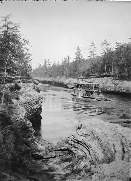 Clam Banks; upstream from Arm Chair with steamboat passing, (probably the "New Dell Queen").