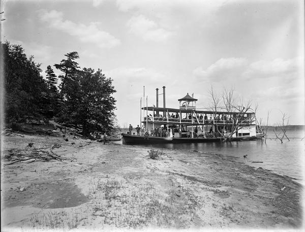 "Apollo No. 1" steamboat at Louis Bluff.