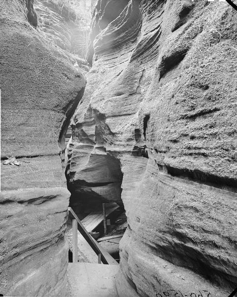 Witches' Gulch; Phantom Chamber with wooden walkway.