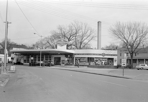 Doring Lincoln Mercury Auto Dealership Exterior view from street of the Francis F. Doring Lincoln Mercury auto dealership, 1501 Monroe Street. The business sells Goodyear tires.