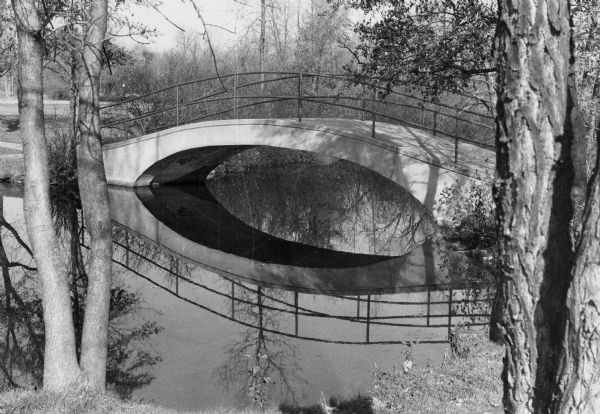 Tenney Park Bridge The Tenney Park Bridge over the Yahara River.