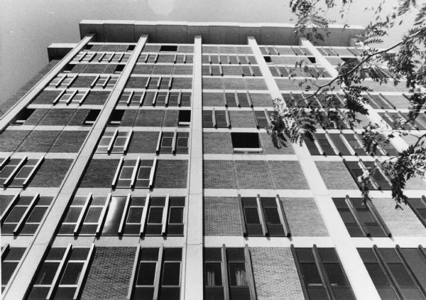 Engineering Research Building View from ground looking up the exterior of the Engineering Research Building, 1500 Engineering Drive on the University of Wisconsin-Madison campus. The building, designed by Gerners, Schober & Kilp of Green Bay and built in 1969, reflects a "modern" style.