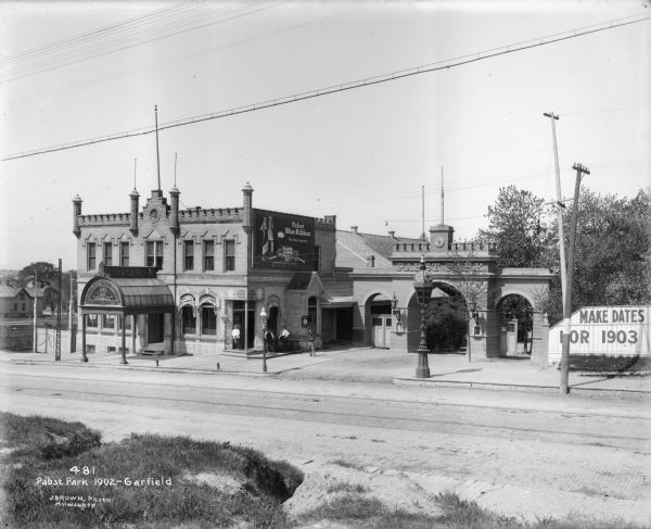 The Pabst Park beer garden and Park Bar at N. 3rd Street and W. Garfield Avenue (later renamed Garfield and Rose Park).