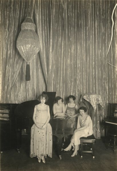Jerry's Piano Girls, a Keith vaudeville circuit headliner act.