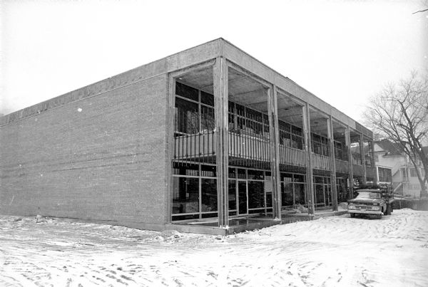 New Elks Club Lodge Clubhouse Opens at 711 Jenifer Street The new Elks Club Lodge clubhouse is ready to open on Lake Monona at 711 Jenifer Street.