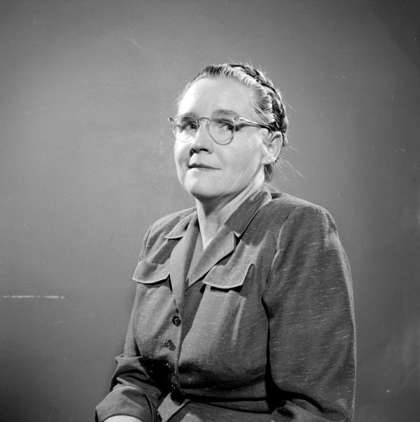 Stella Revell Stella Revell, wife of Aldric Revell who was a political reporter for <i>The Capital Times</i> in 1954. She was the bulletin editor for the U.W. Publications Office from 1965 to 1981.