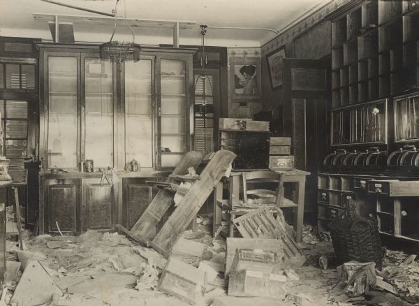 Destruction by French Troops Destruction by French troops of a store in Deutsch-Avricourt on the border between France and the German Province of Lorraine.