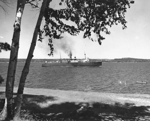 View from shoreline towards the screw ferry, "Ann Arbor No. 7." The ferry was later named "Viking," then "Viking I."