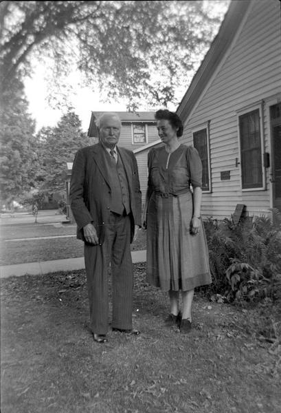 Dr. William Reese, a Welsh tenor, and song collector Helene Stratman-Thomas.
