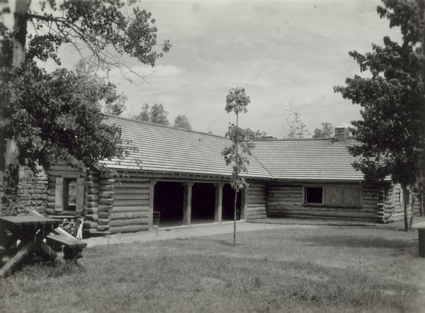 Exterior shot of a shelter house at Copper Falls State Park.