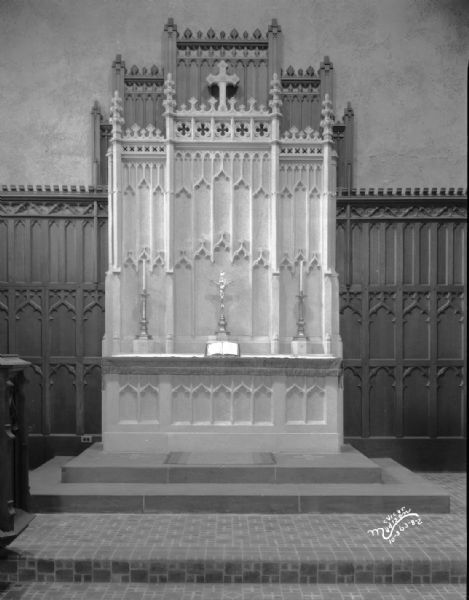 Calvary Lutheran Church altar, 713 State Street.