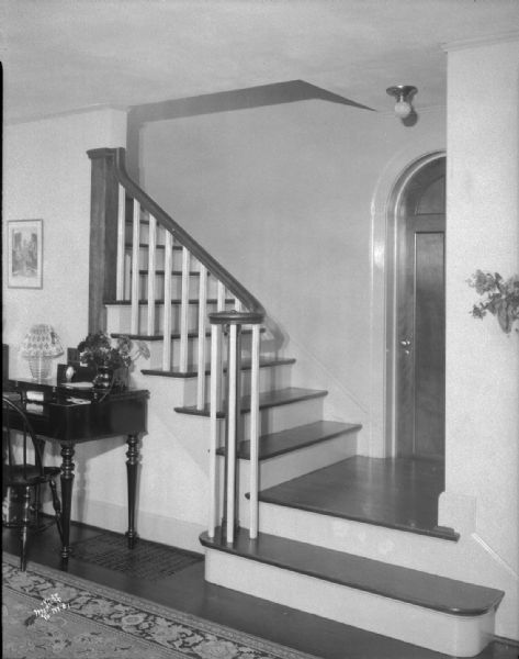 Albert Hinman Residence, 1 Vista Road, showing the stairway.