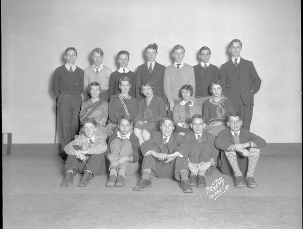 Wisconsin High School cast for a play group portrait.