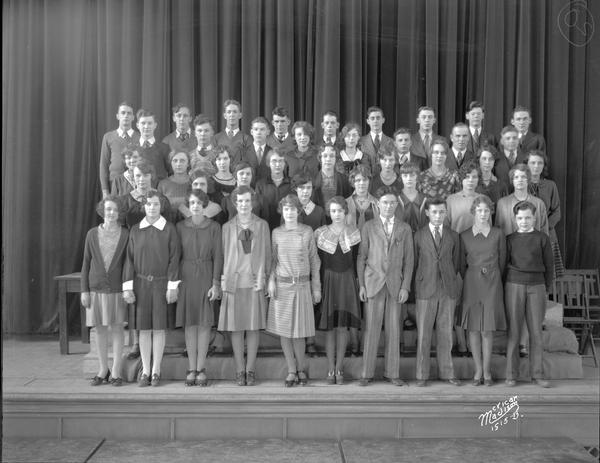 Group portrait of the East High School Dramatics Club (A-H).