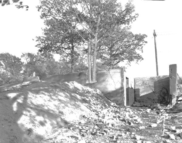 View from road of the ruins, after of a fire, of Lymon Schley's "Green Lantern" cottage, in Morningside Heights.