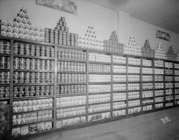 Display of Libby canned goods at Frank Bros. Grocery Store, 609-613 University Avenue.