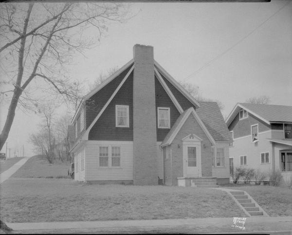 Leo and Margaret Heibel house, 3116 Monroe Street, before landscaping by McKay.