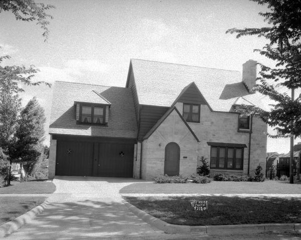 Earl Metcalfe house at 3905 Council Crest, Nakoma.