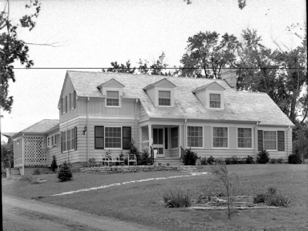 Dr. F.F. Bowman's house, located on Highway 30 (Cottage Grove Road) near railroad tracks (probably 2900 block), just outside Madison's city limits.