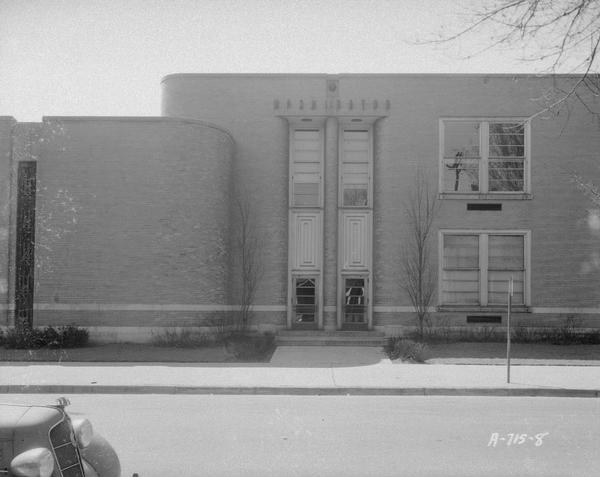 North Bedford Street entrance to Washington School (aka Madison Metropolitan School District Ruth Doyle Administration Building), 545 West Dayton Street.