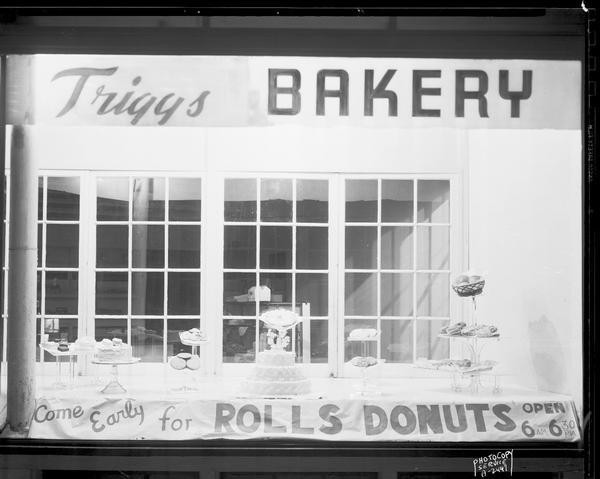 Bill Triggs Bakery window, 2523 University Avenue.