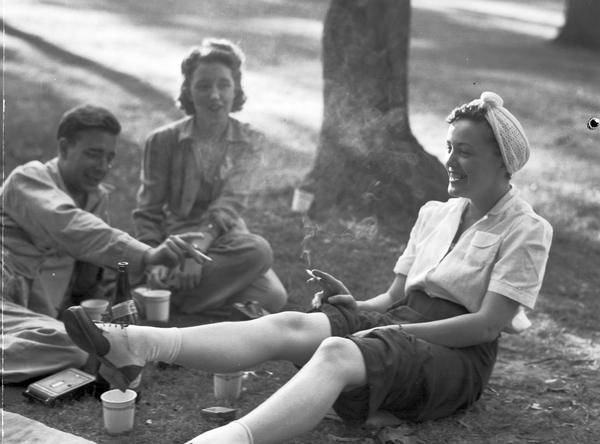 Man and women on a picnic.