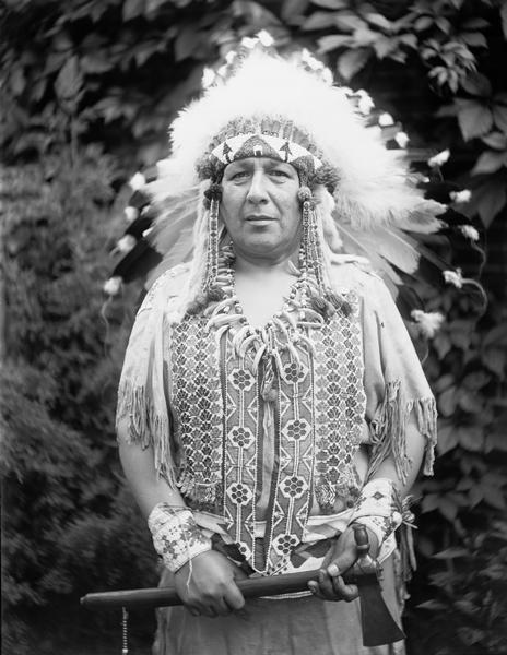 Outdoor portrait of Ho-Chunk man Chief Silver Tongue