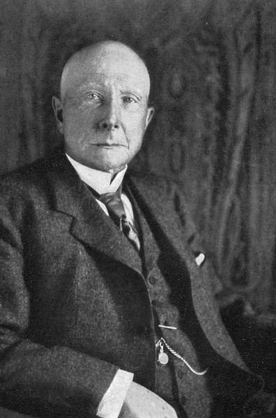 Waist-up portrait of John D. Rockefeller.