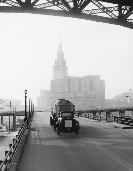 International Fleetstar F-2000-D diesel tanker hauling flour near the downtown area. This truck was leased through Buckeye Delivery, Inc. to International Milling Co.