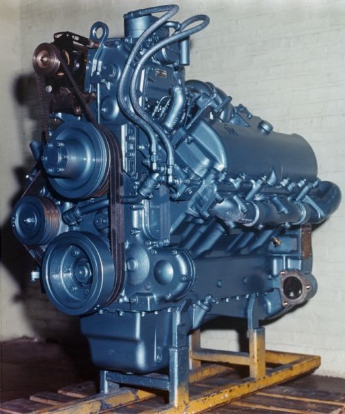 Side view of the International Harvester V-800 diesel engine.