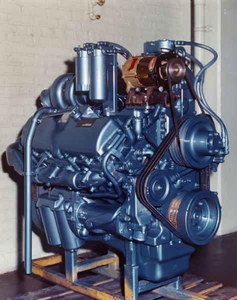 Side view of the International Harvester V-800 diesel engine.