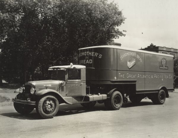 International A-model truck used by the Great Atlantic & Pacific Tea Company (A&P). The side of the truck advertises "Grandmother's Bread."