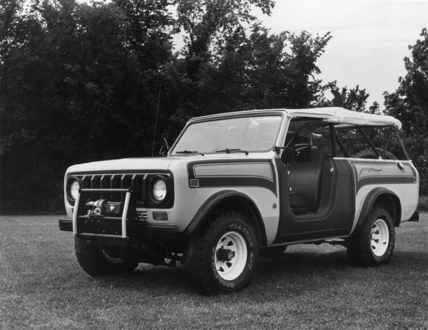 Three-quarter driver's side view of an International Scout SS-II parked outdoors.
