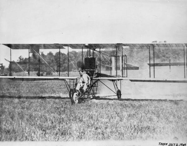 Test flight of the bi-plane invented by Ray Zorn of Dayton, Ohio, who later resided in Waukesha, Wisconsin.