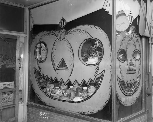 Vienna French Pastry shop, 334-336 State Street, Halloween Jack-o-lantern window.