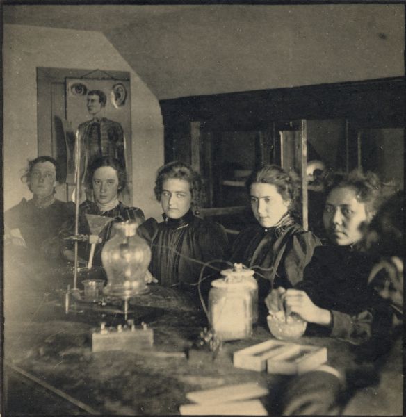 Students in a chemistry class at Hillside Home School, an early progressive school, operated by Ellen and Jane Lloyd Jones, aunts of Frank Lloyd Wright.