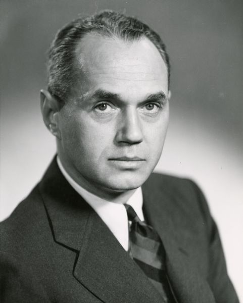 Formal portrait of former Republican Governor Walter J. Kohler, Jr.