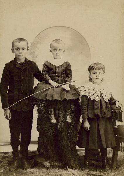 Andrew Dahl's children, Lars, Theodor, and Bertha.