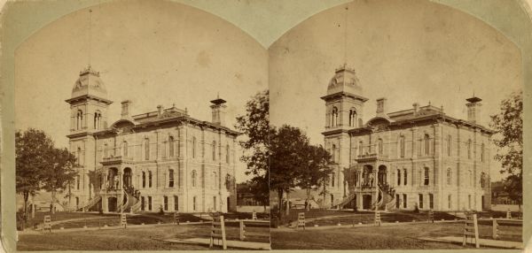 Stereograph of the courthouse before remodeling during the spring or summer.