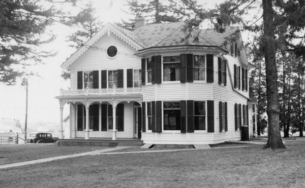 Front view of the Gray-Williams house.