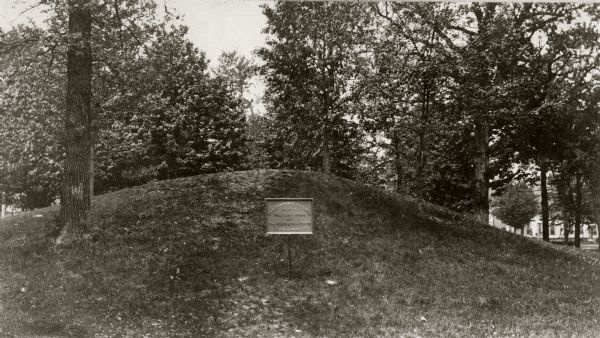 View of a tablet indicating a mound site.
