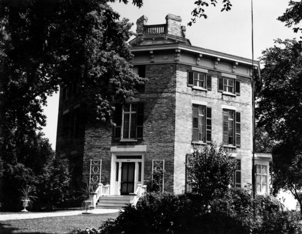 Exterior view of the Octagon House, built by John Richards, an early local lawyer.