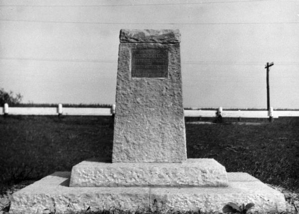 Front view of a monument in Voree, Wisconsin.