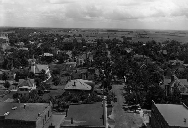 Elevated view over rooftops of Viroqua.