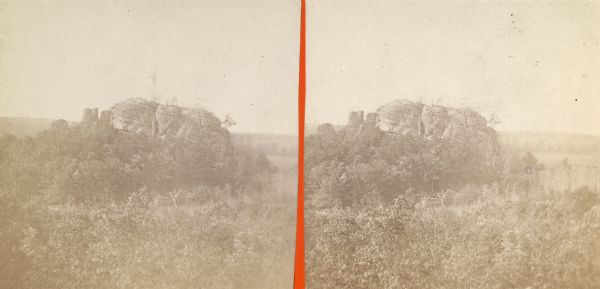 Stereograph of Courthouse Rock.