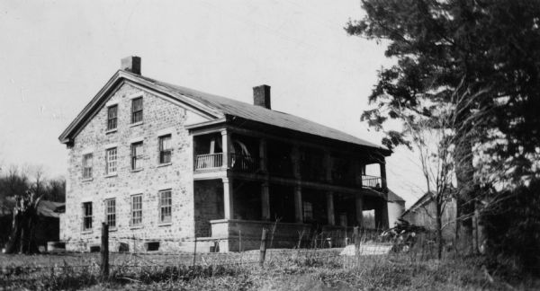 Exterior view of the Jesse Smith tavern.