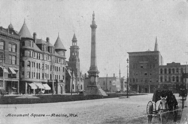 View of Monument Square. Caption reads: "Monument Square — Racine, Wis."