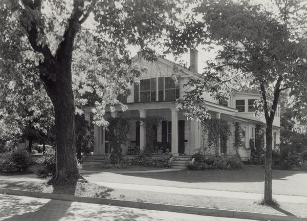 View from streets towards the entrance to W.A. Fulton's home.