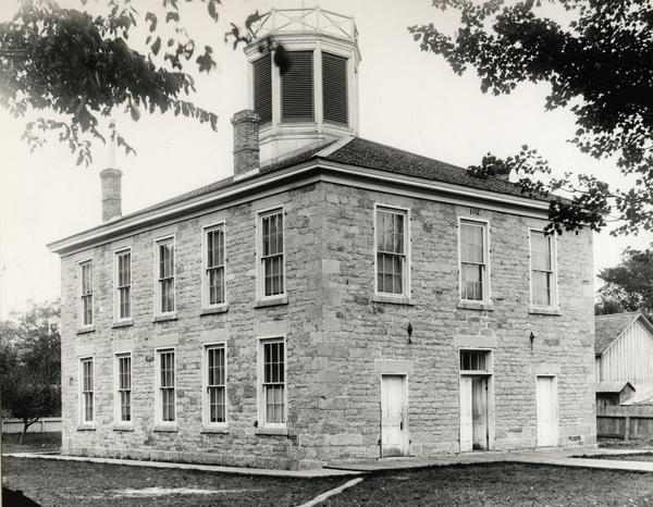 High school, built in 1857 and destroyed by fire in 1899.