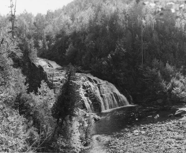 Elevated view of Gurney Falls.